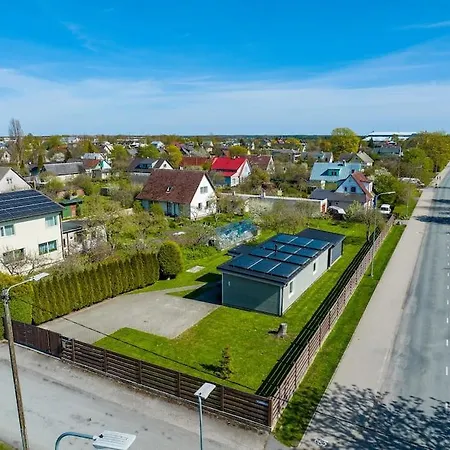 Family Retreat With A Sauna In The Centre Kuressaare Exterior photo
