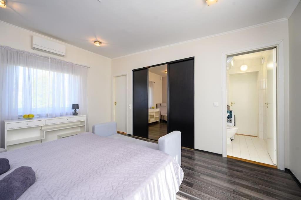 Family Retreat With A Sauna In The Centre *