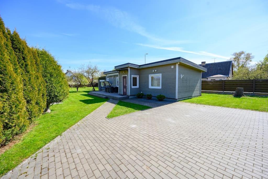 Family Retreat With A Sauna In The Centre Apartment Kuressaare